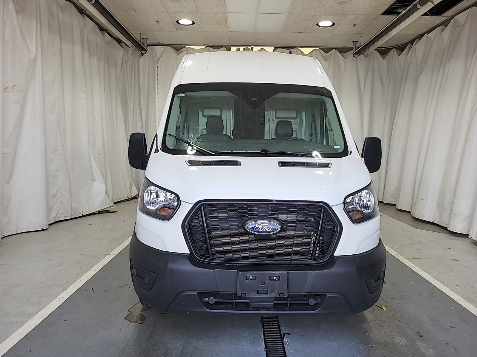 Used 2024 Ford Transit 250 148 High Roof Extended w/ Load Area Protection Package RWD image 7