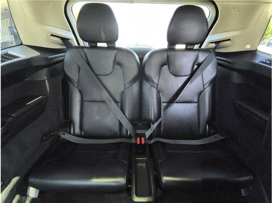 Used 2020 Volvo XC90 T6 Momentum w/ Protection Package Premier AWD/4WD image 11