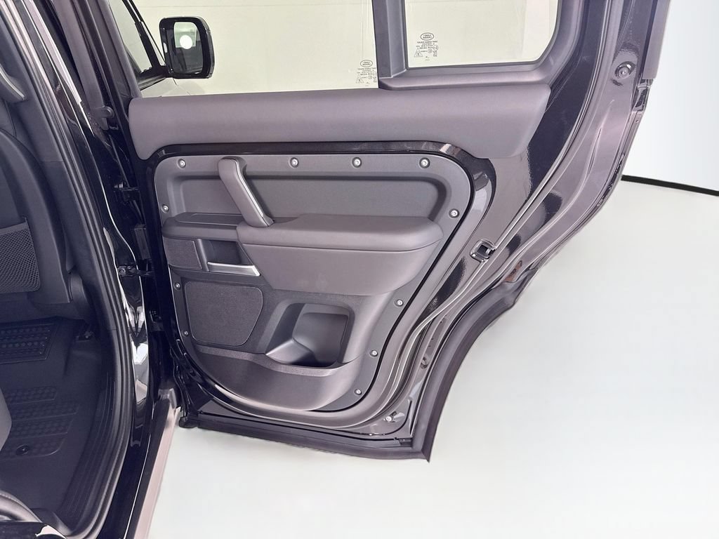 New 2026 Land Rover Defender 110 X-Dynamic SE AWD/4WD image 27
