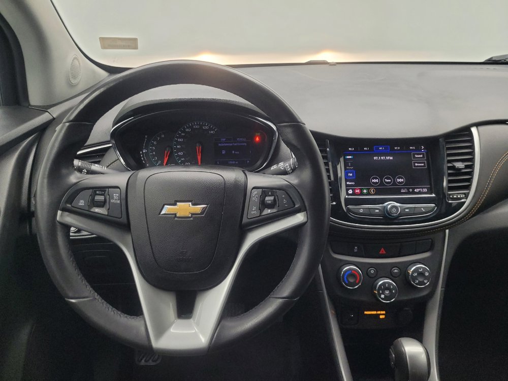 Used 2020 Chevrolet Trax LT w/ LT Convenience Package image 22