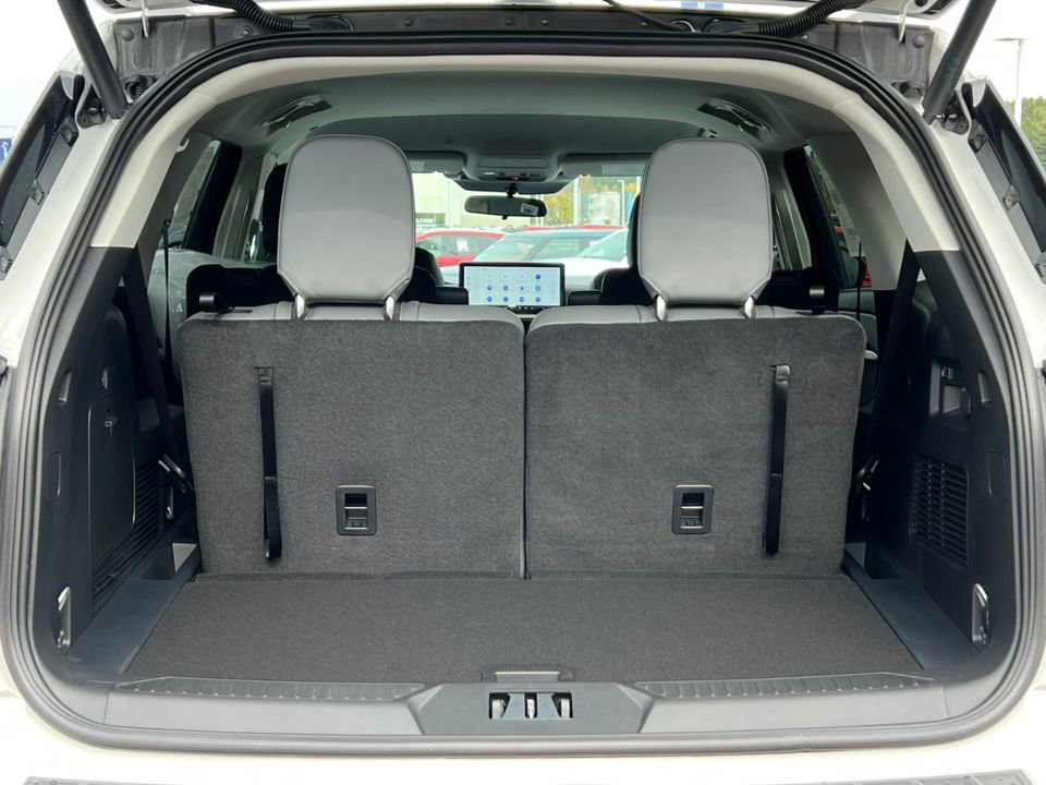 Used 2026 Ford Explorer Active w/ Active Comfort Package image 36