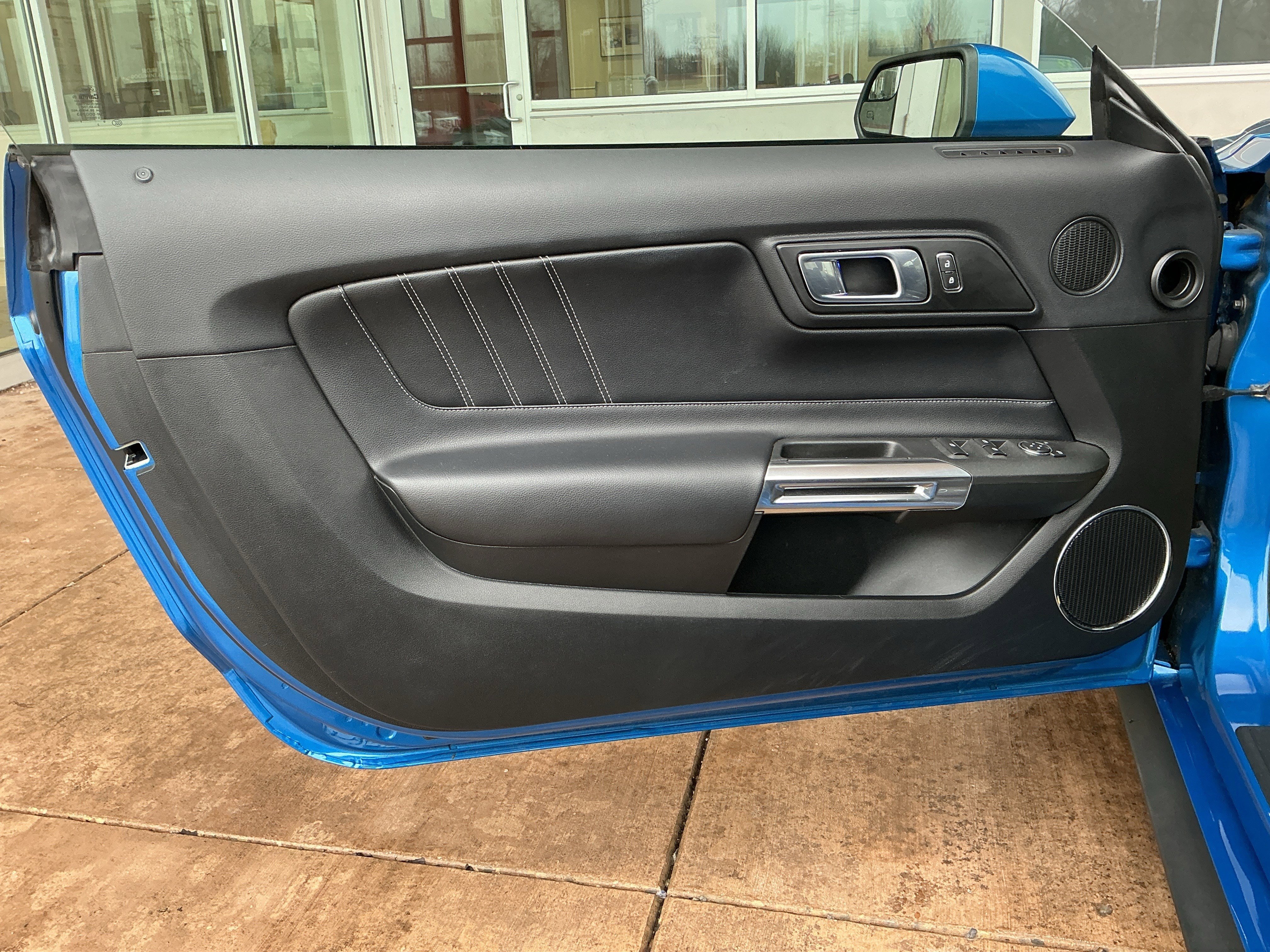 Used 2019 Ford Mustang Premium image 14