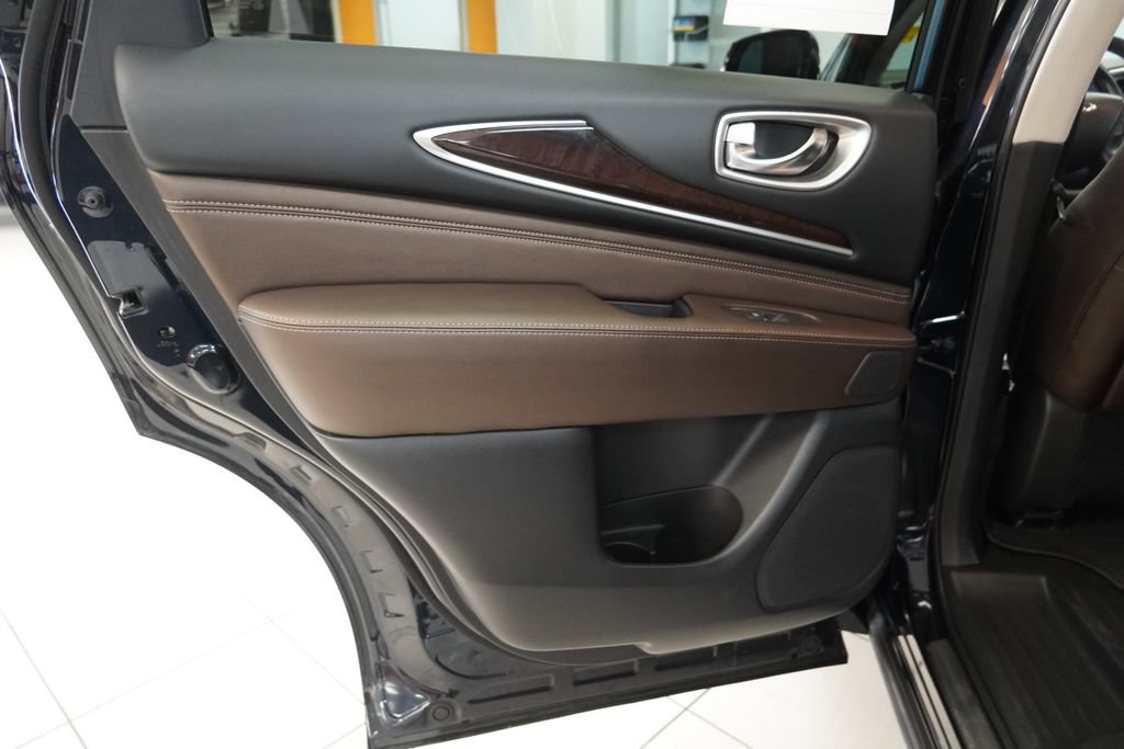 Used 2018 INFINITI QX60 Luxe w/ Deluxe Technology Package AWD/4WD image 28