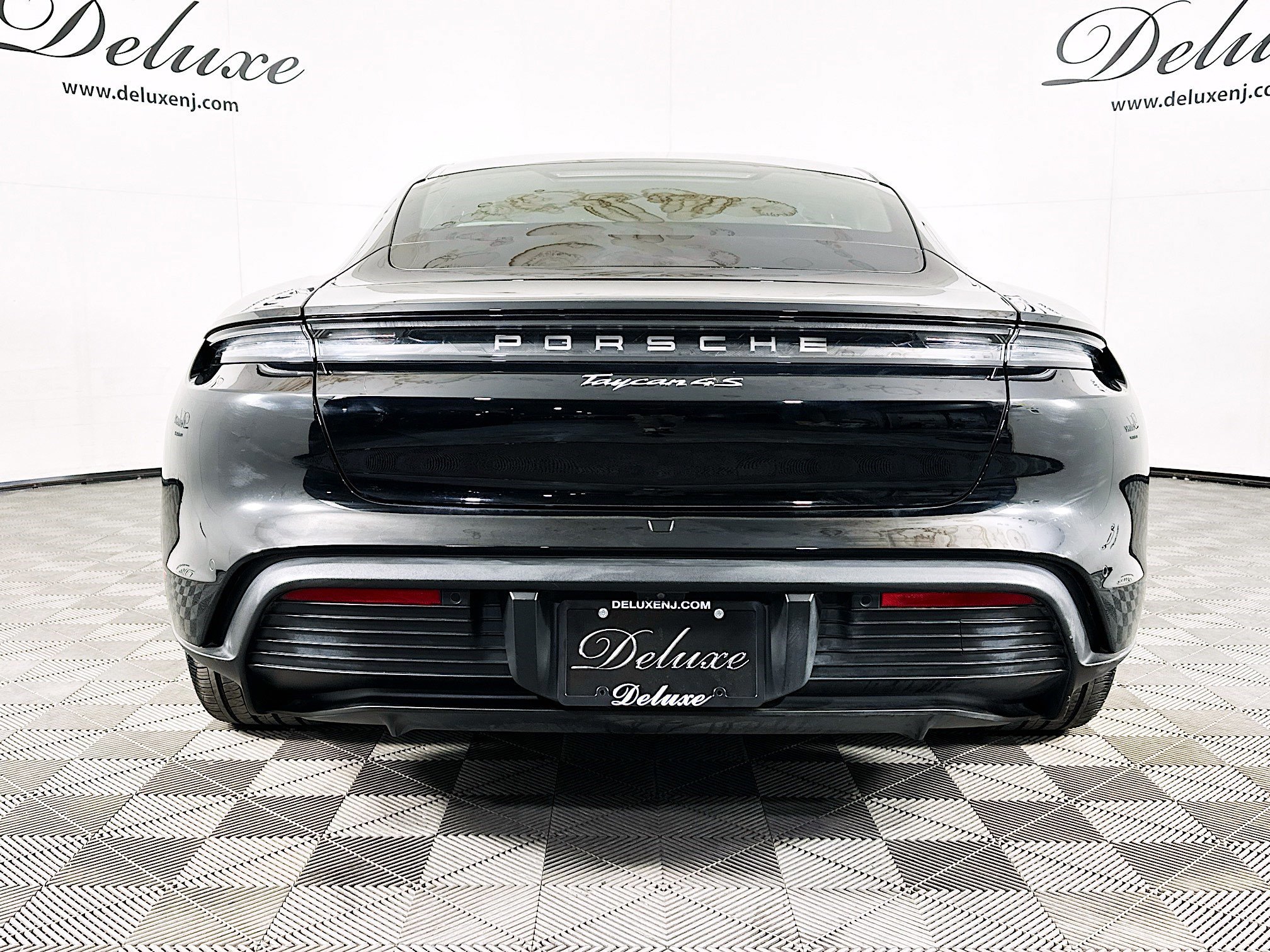 Used 2020 Porsche Taycan 4S image 5