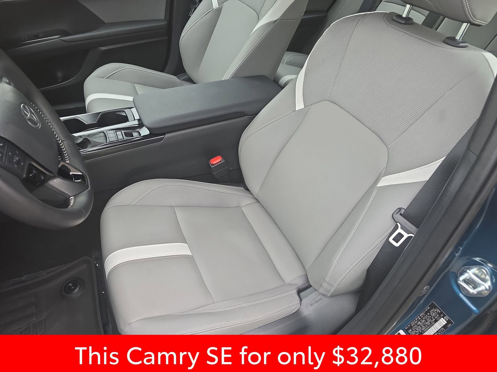 Used 2025 Toyota Camry SE w/ Convenience Package image 20