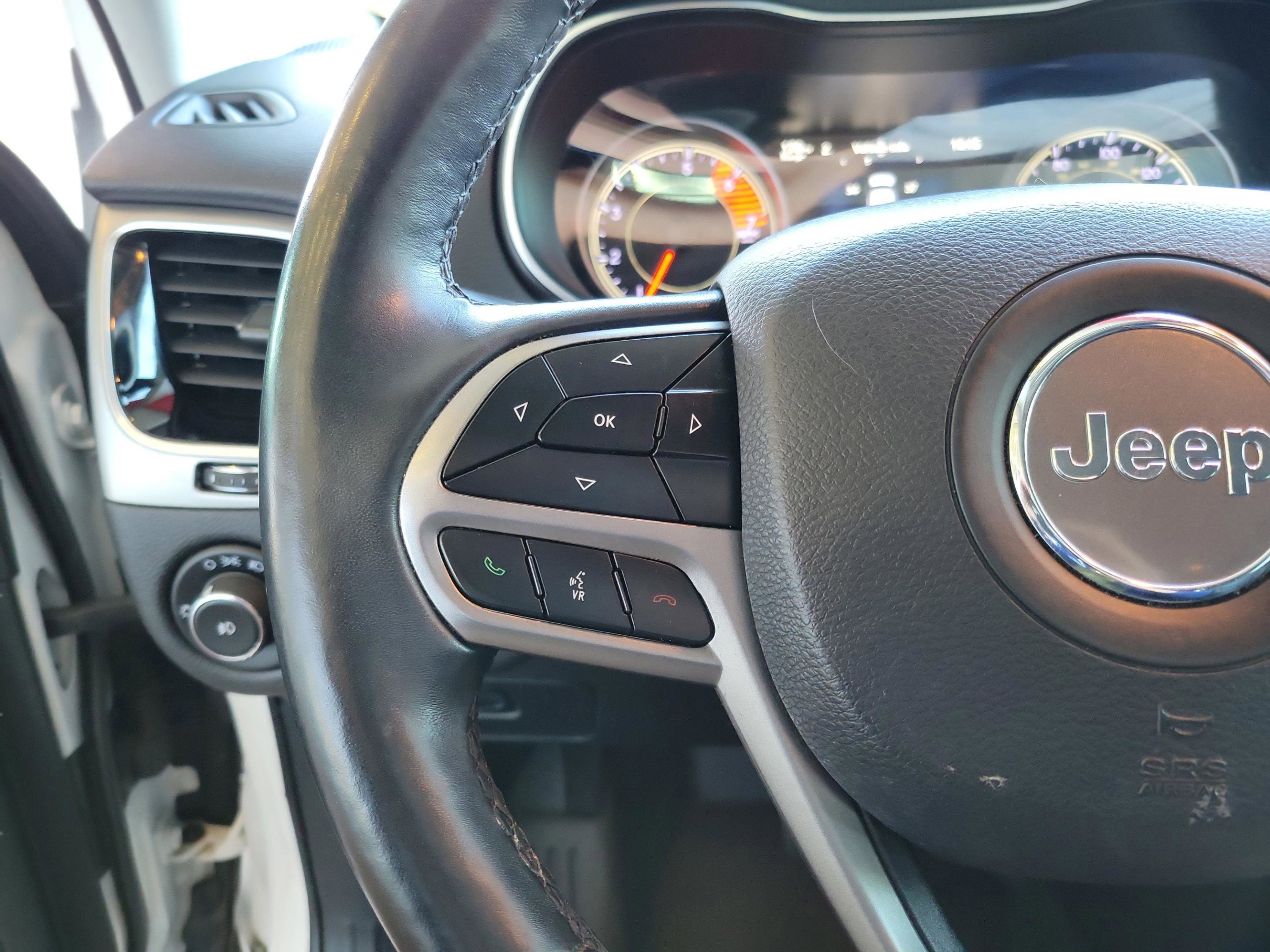 Used 2019 Jeep Cherokee Limited w/ Luxury Group image 26