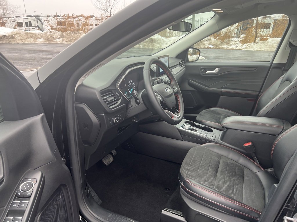 Used 2022 Ford Escape SEL w/ SEL Stealth AWD Package image 5