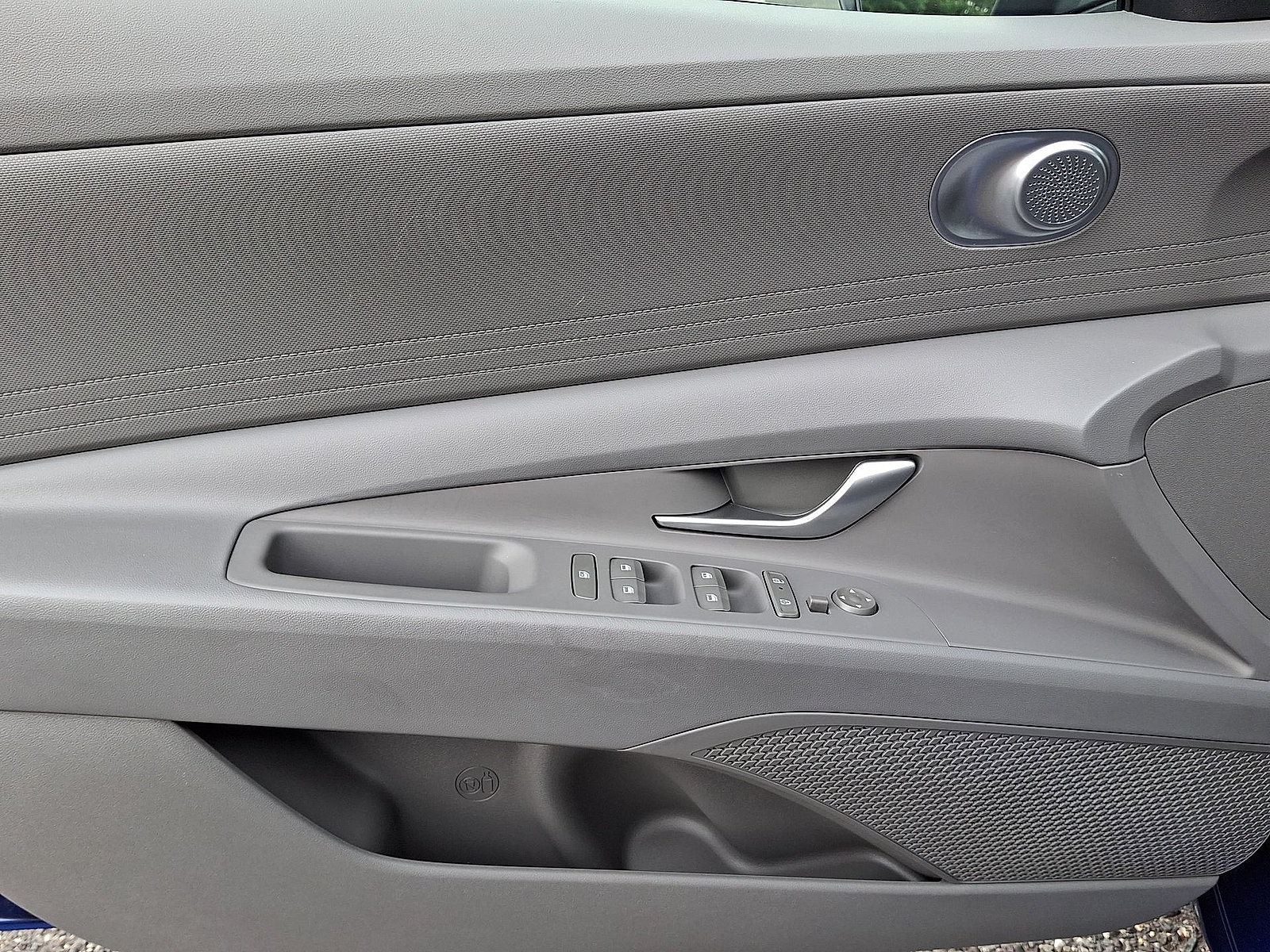 Certified 2025 Hyundai Elantra SE FWD image 16