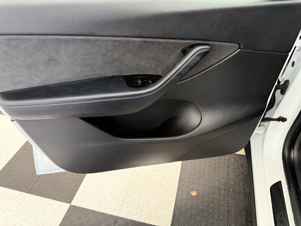 Used 2021 Tesla Model Y 2WD image 16