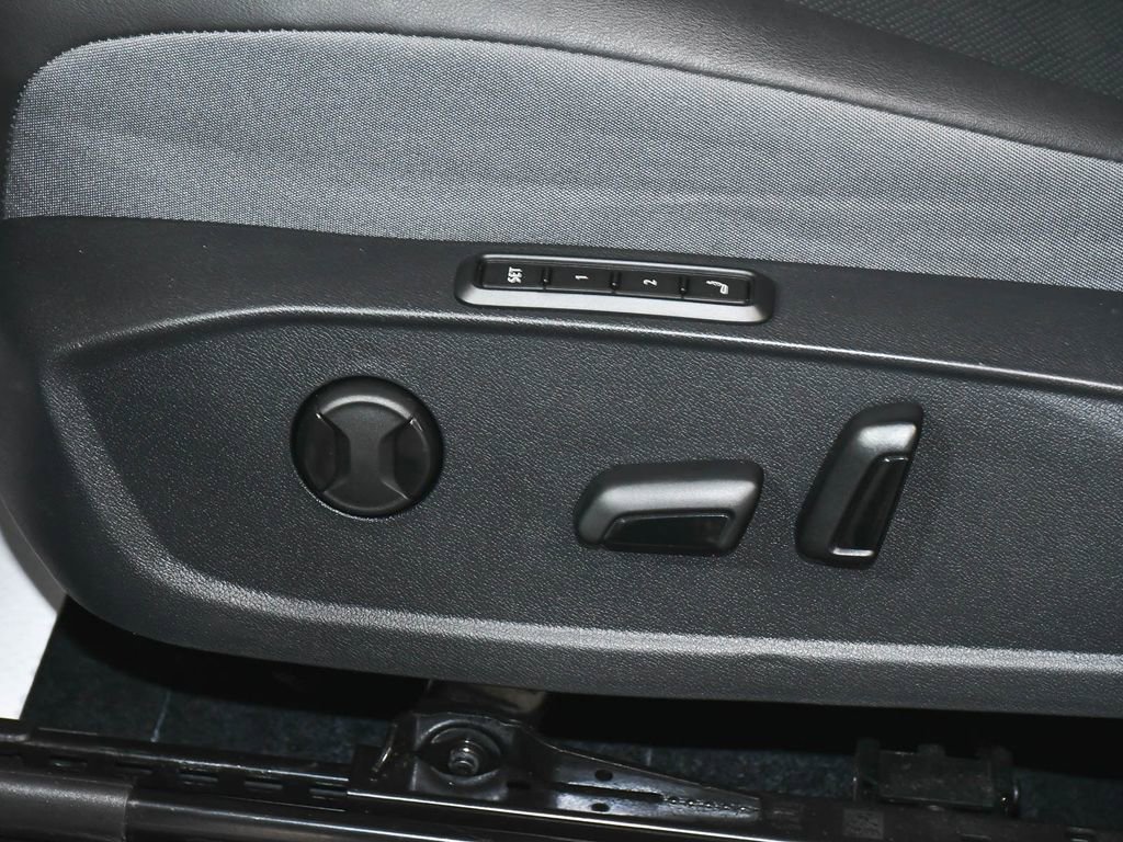 Used 2023 Volkswagen ID.4 Pro S Plus image 45