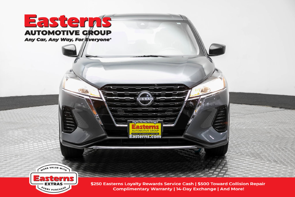 Used 2023 Nissan Kicks S FWD image 3