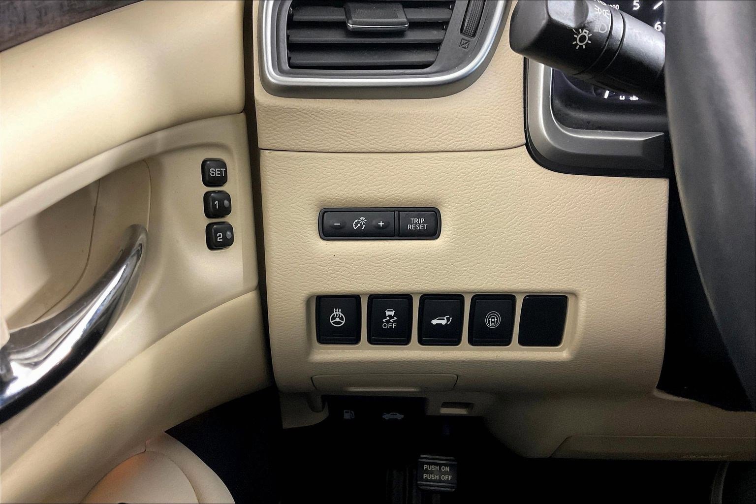 Certified 2020 Nissan Murano Platinum w/ Cargo Package image 15