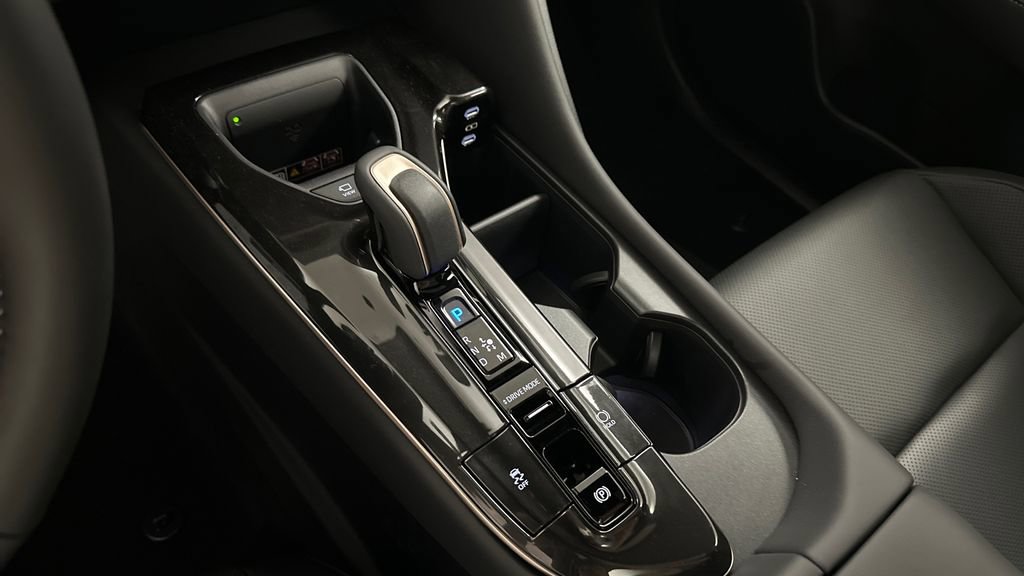 New 2025 Toyota Crown Platinum AWD/4WD image 15