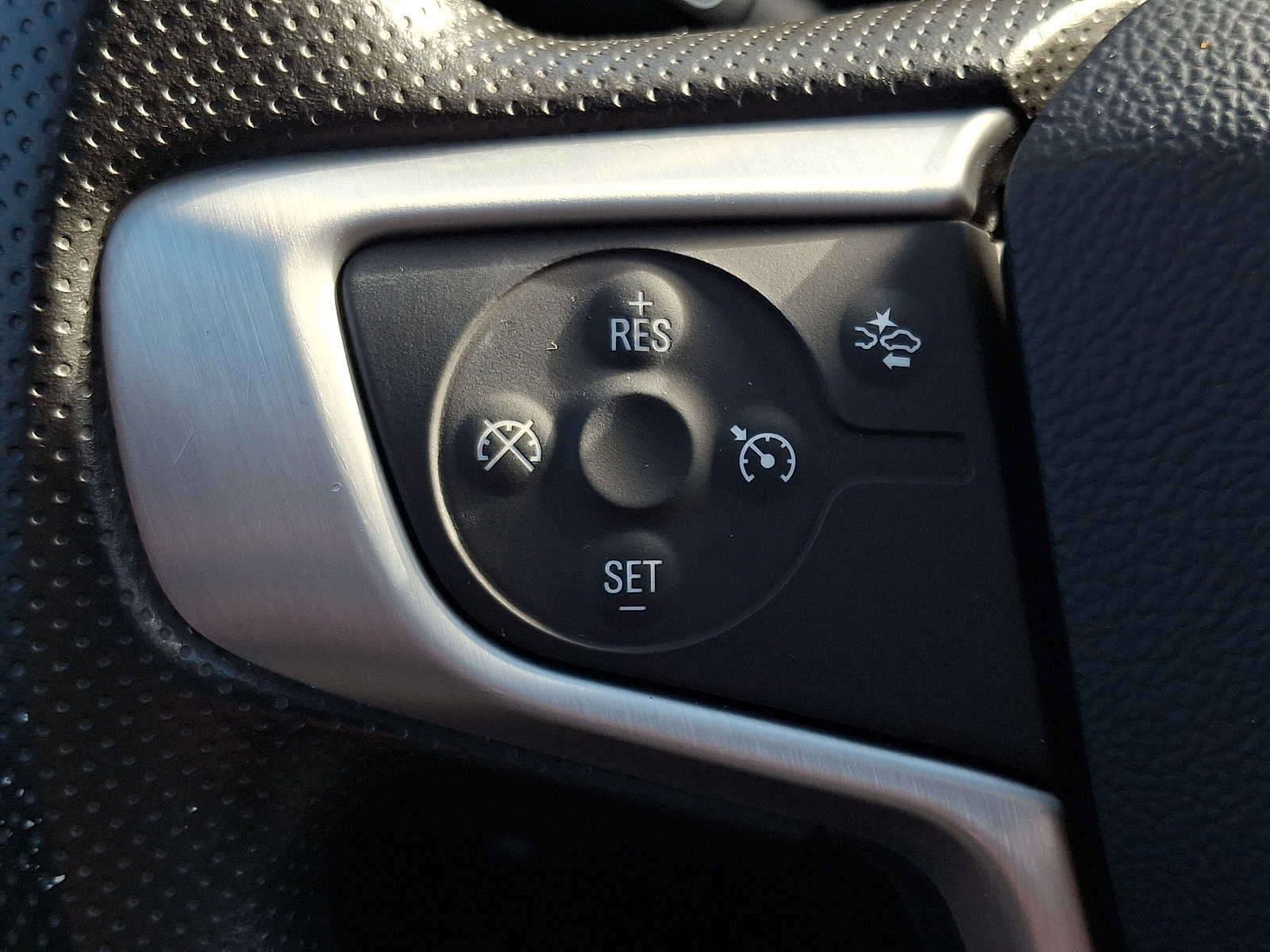 Used 2023 GMC Terrain SLE w/ Driver Convenience Package AWD/4WD image 21