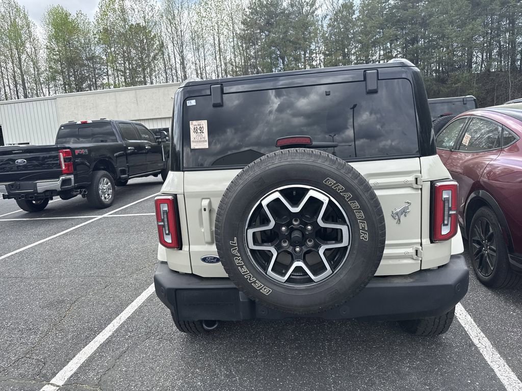 Used 2025 Ford Bronco Outer Banks image 16