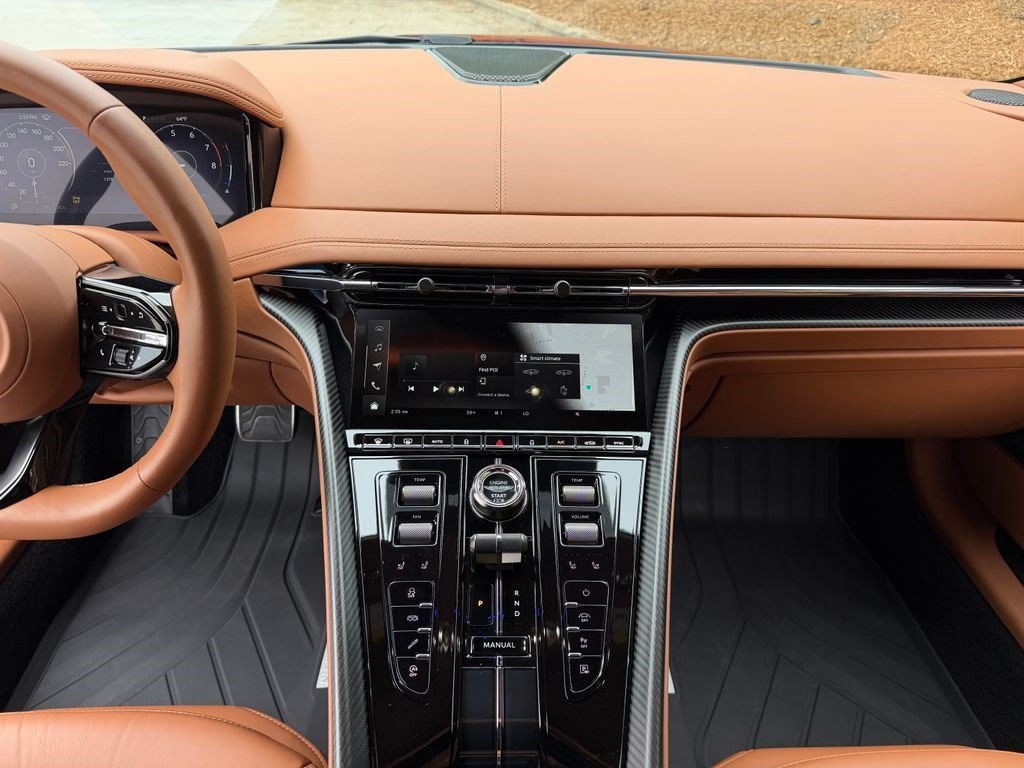 Used 2025 Aston Martin DB12 Coupe RWD image 23