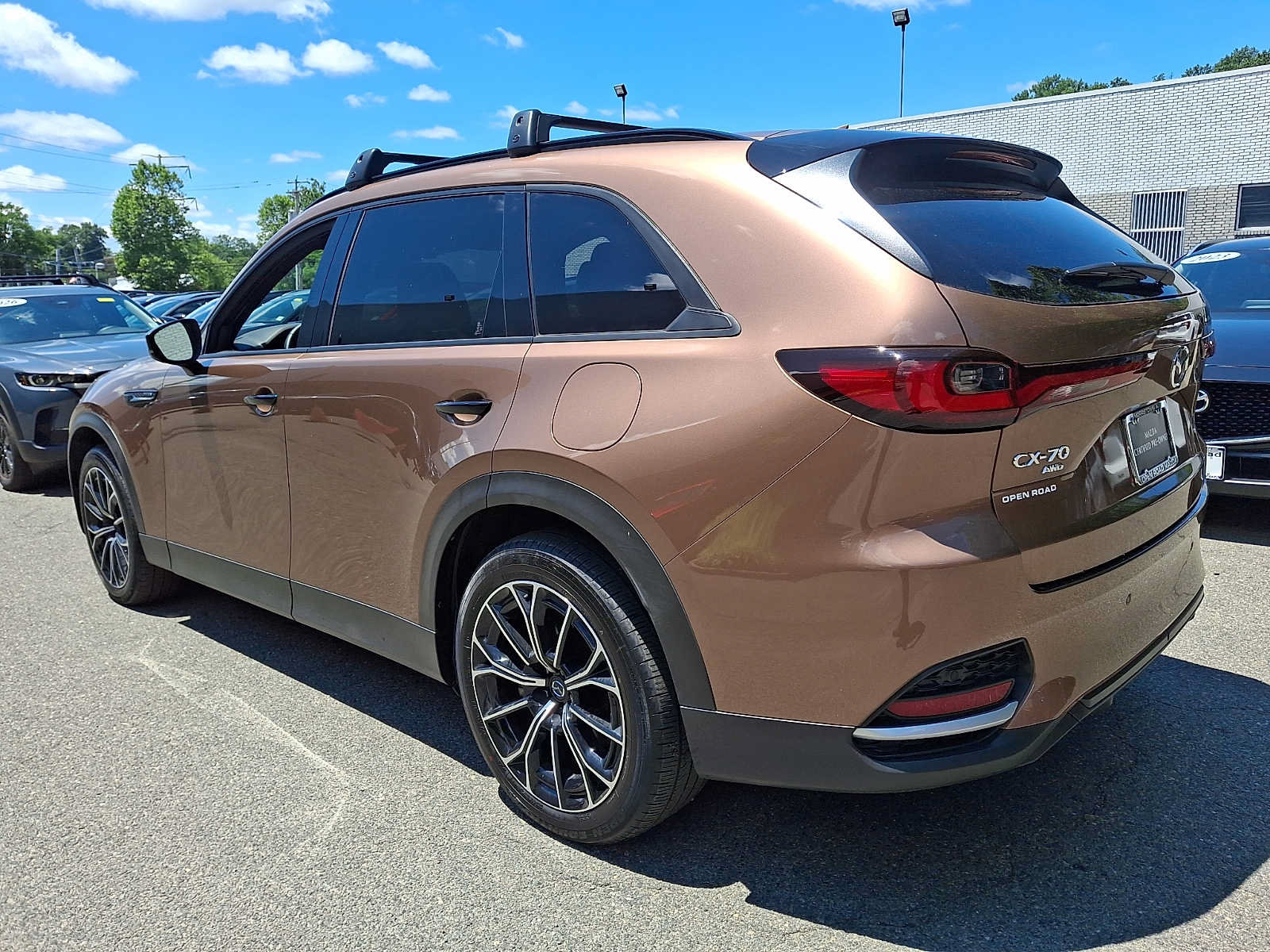 Certified 2025 MAZDA CX-70 Plug-In Hybrid w/ Premium Plus AWD/4WD image 6