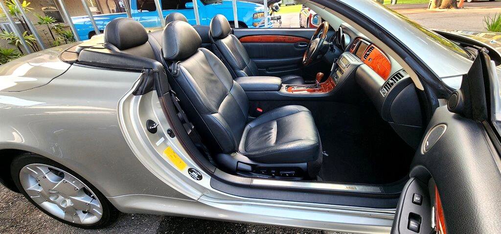 Used 2003 Lexus SC 430 Convertible image 27