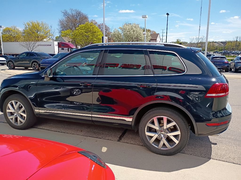 Used 2014 Volkswagen Touareg Sport AWD/4WD image 5