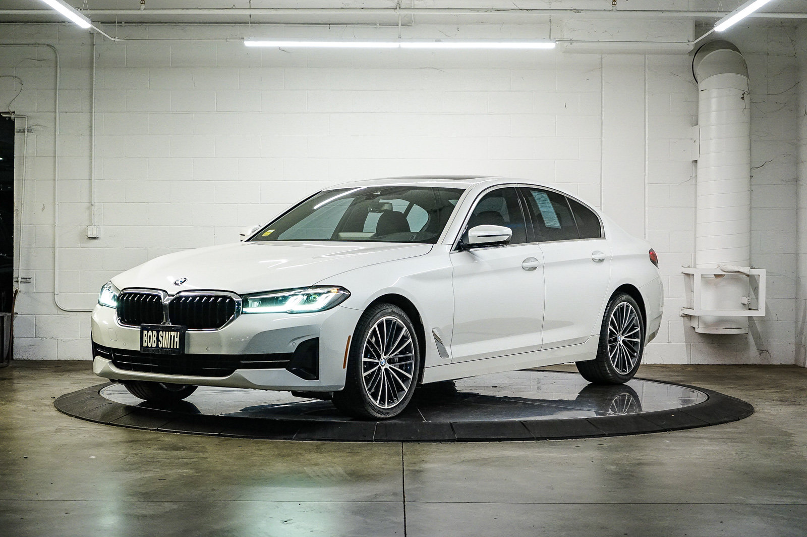 Certified 2023 BMW 540i w/ Premium Package RWD image 3