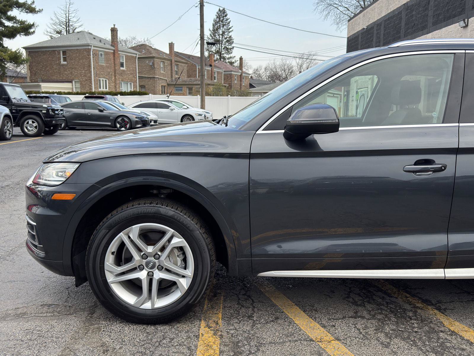 Used 2019 Audi Q5 2.0T Premium w/ Convenience Package AWD/4WD image 2