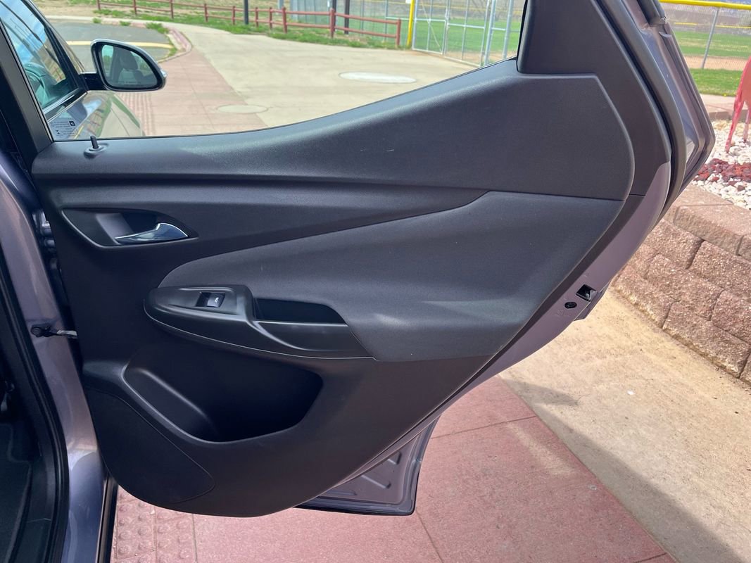 Used 2023 Chevrolet Bolt EUV LT image 21