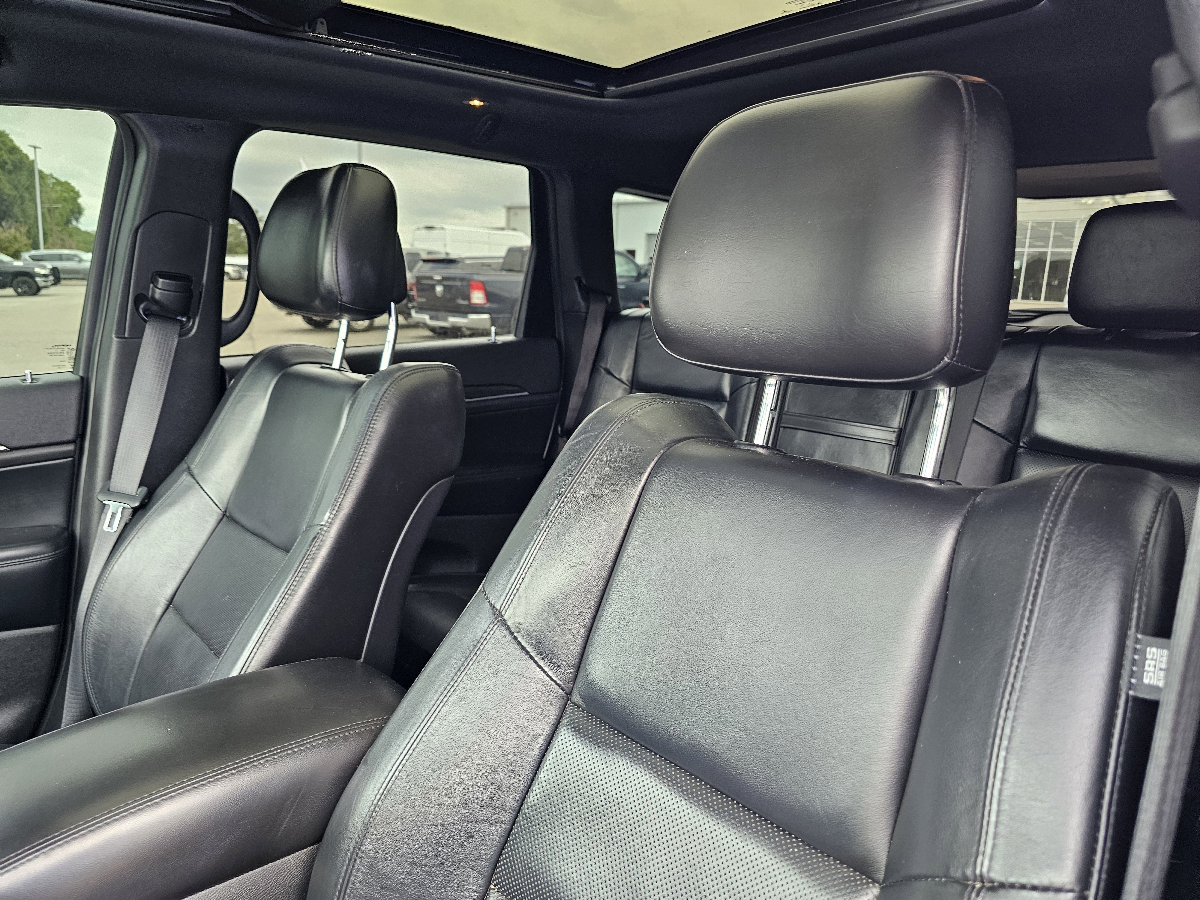 Used 2021 Jeep Grand Cherokee Limited w/ Luxury Group II RWD image 18
