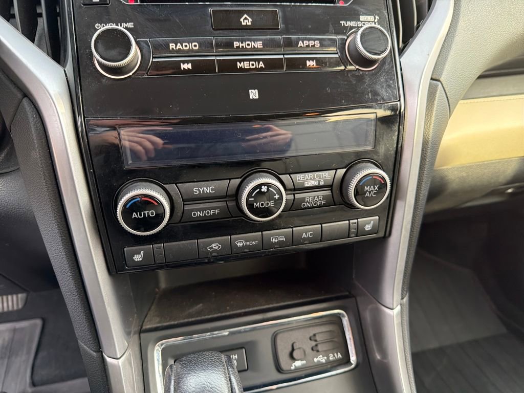 Used 2022 Subaru Ascent Limited image 23