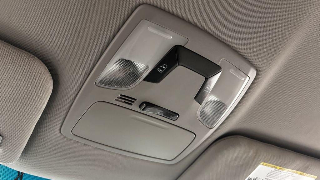 Used 2015 Toyota Sienna LE FWD image 21