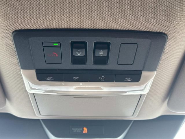 Used 2023 Nissan Pathfinder Platinum image 21