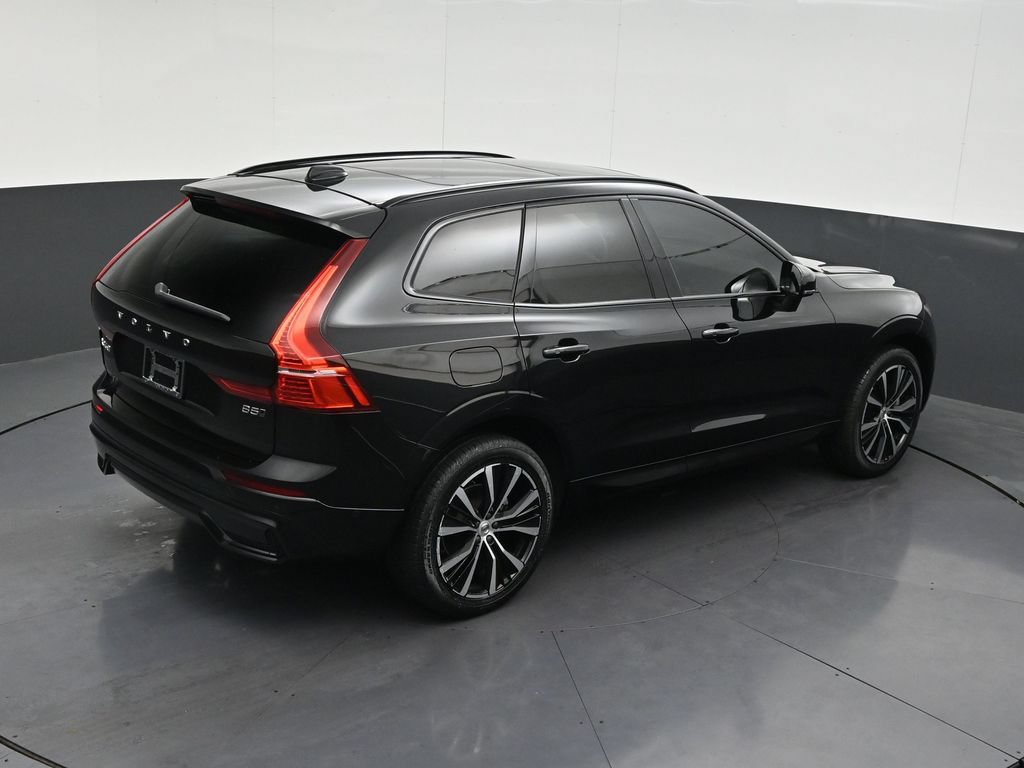 Certified 2024 Volvo XC60 B5 Plus AWD/4WD image 19