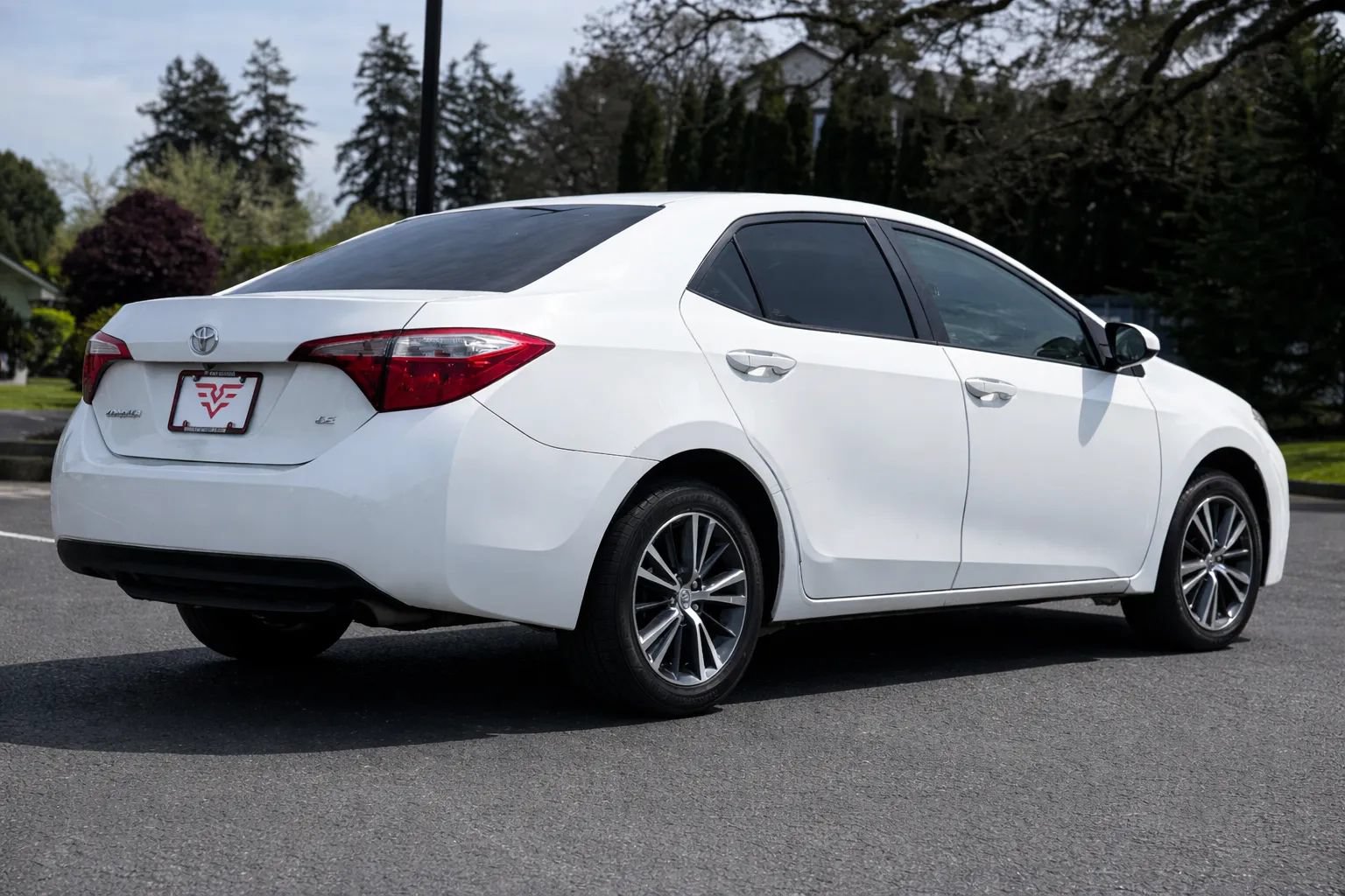Used 2016 Toyota Corolla LE FWD image 5
