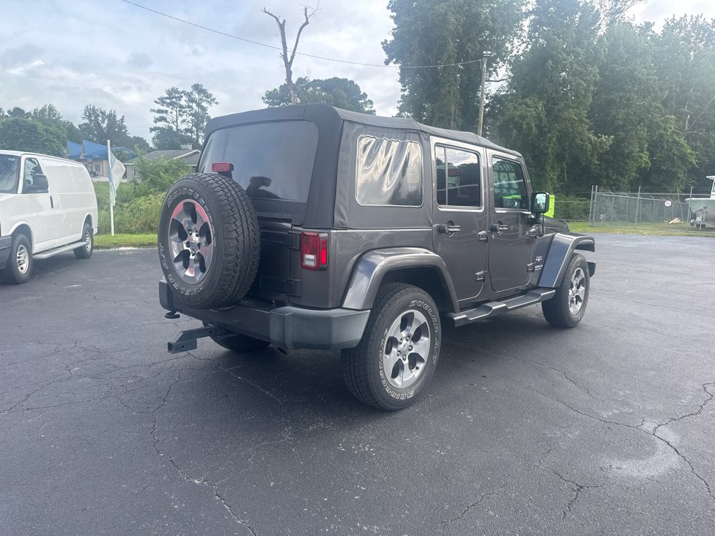 Used 2016 Jeep Wrangler Unlimited Sahara w/ Connectivity Group AWD/4WD image 5