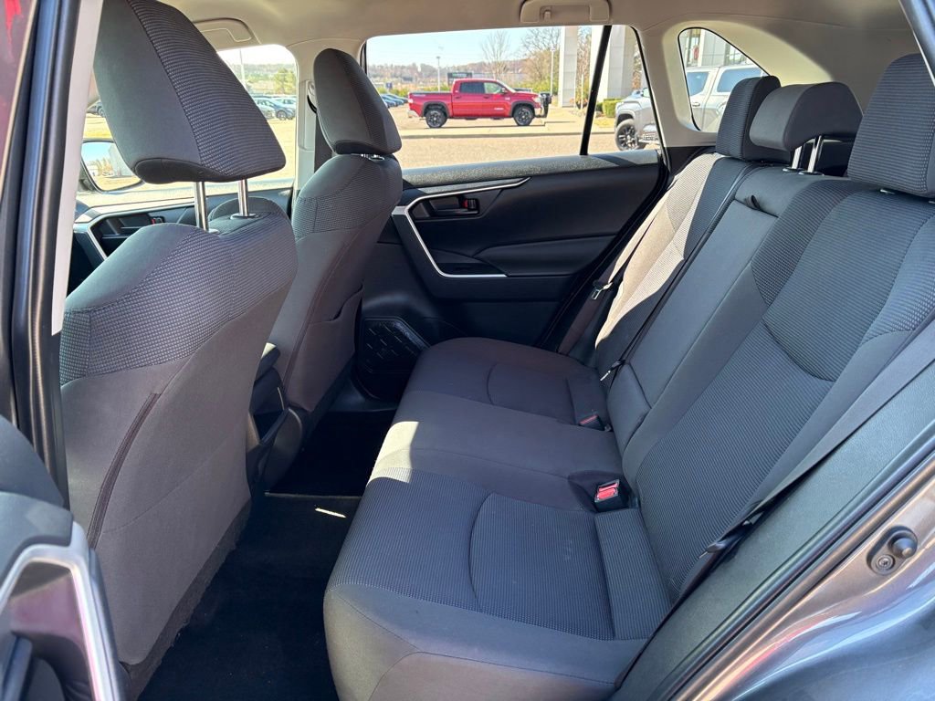 Used 2019 Toyota RAV4 LE w/ Carpet Mat Package image 13