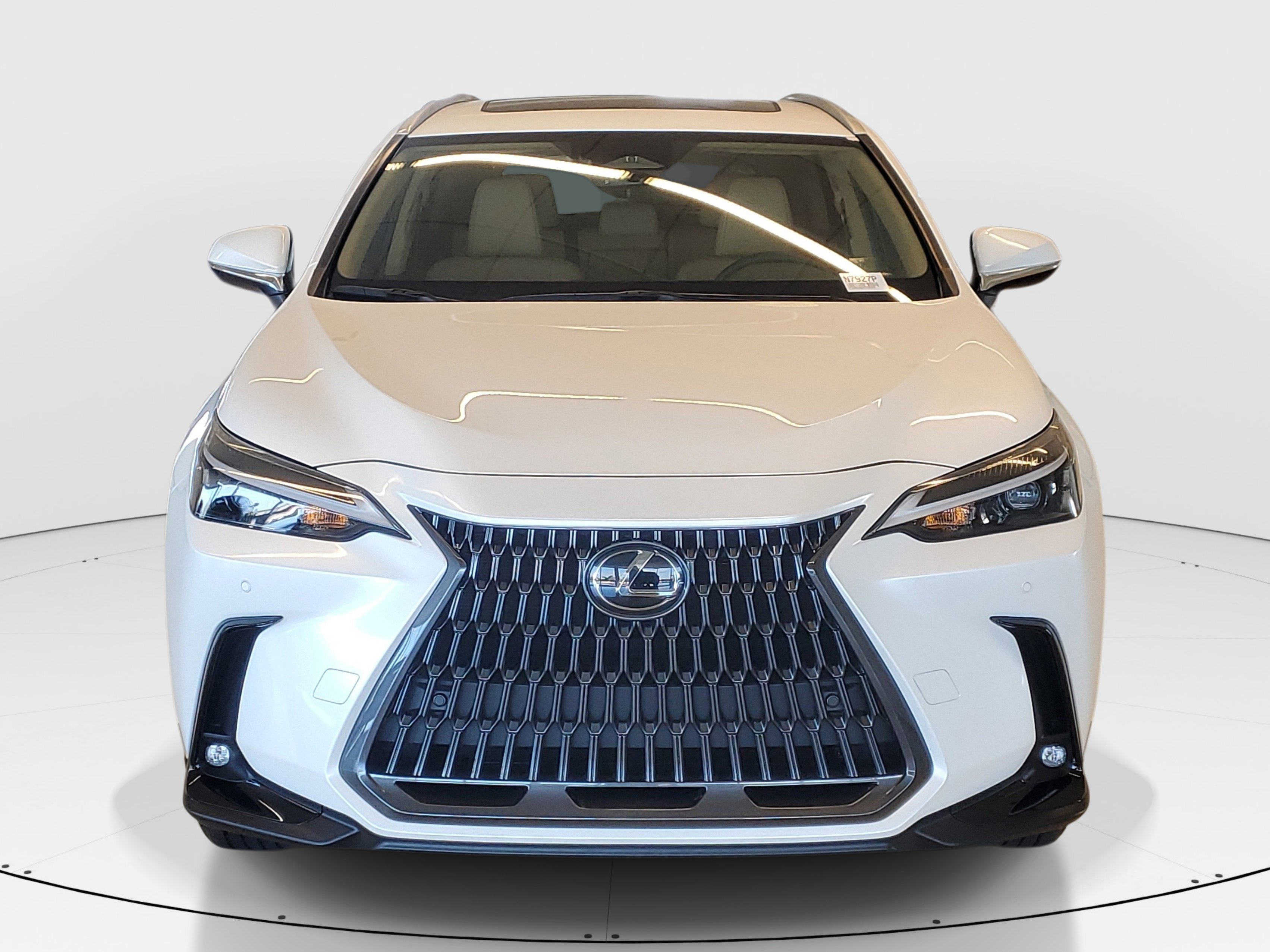 Used 2025 Lexus NX 250 FWD w/ Towing Package (2000 Lbs) image 4