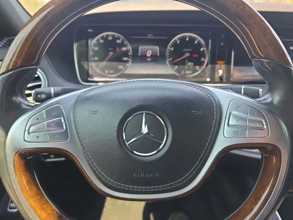 Used 2016 Mercedes-Benz S 550 Sedan image 16