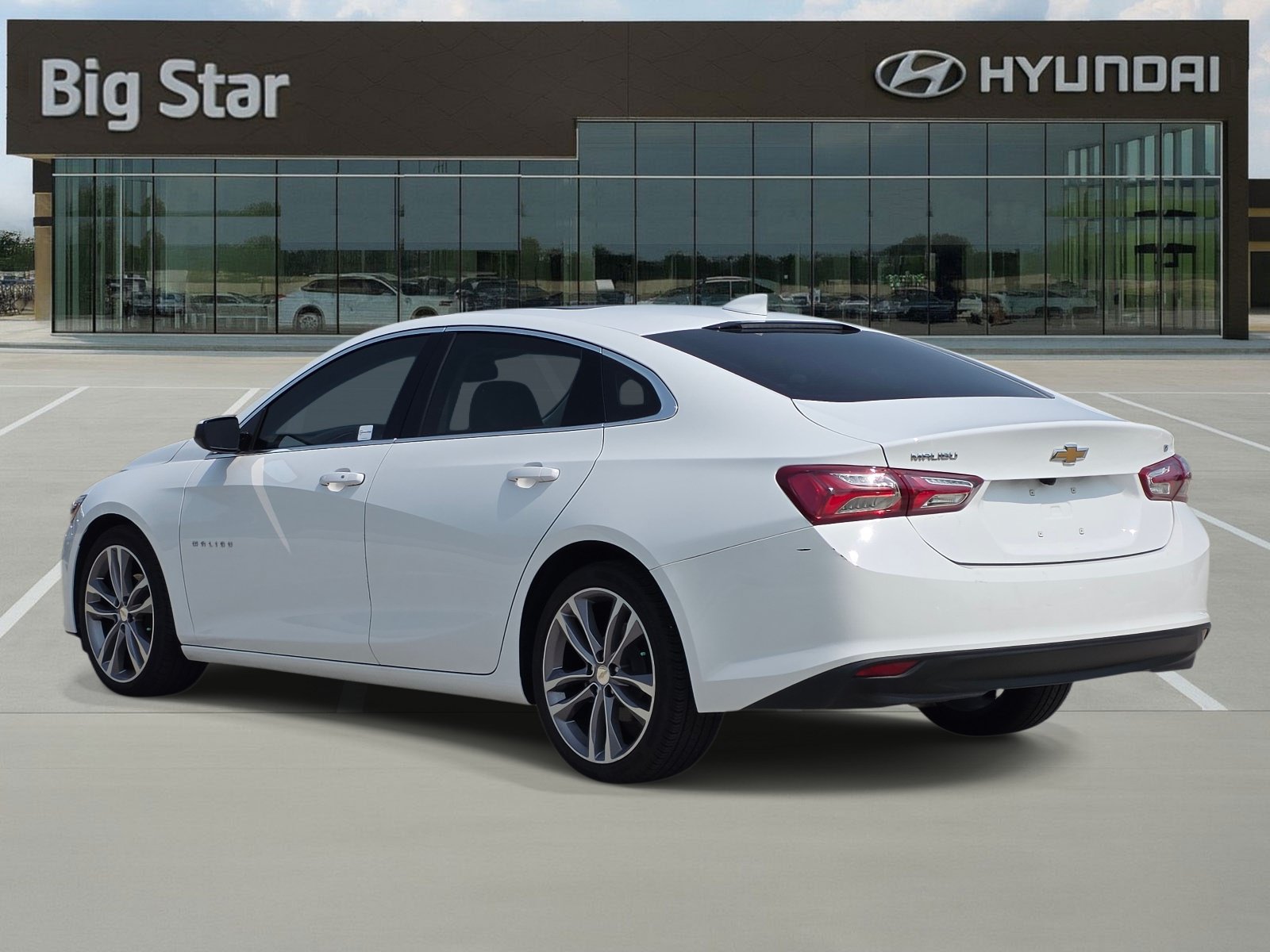 Used 2023 Chevrolet Malibu LT w/ LPO, Floor Liner Package FWD image 3