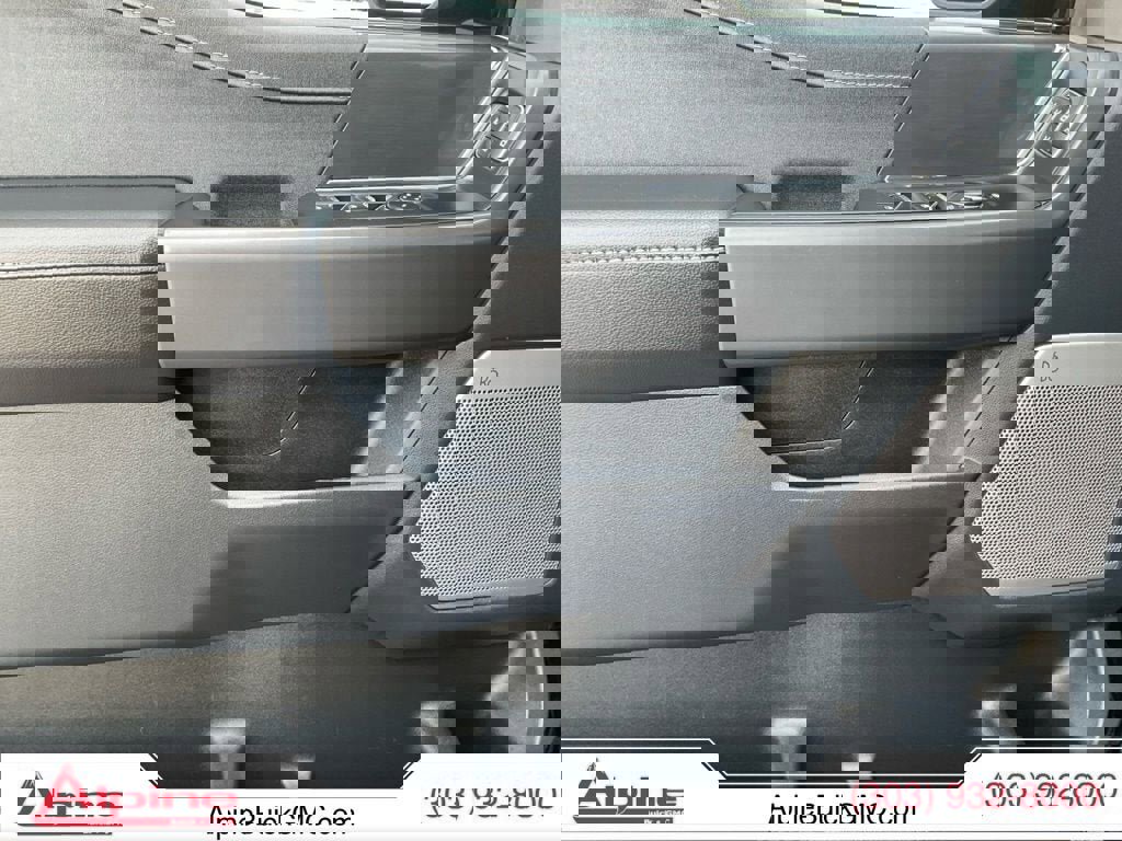 Used 2025 Ford F150 Lariat w/ Equipment Group 501A Mid image 19