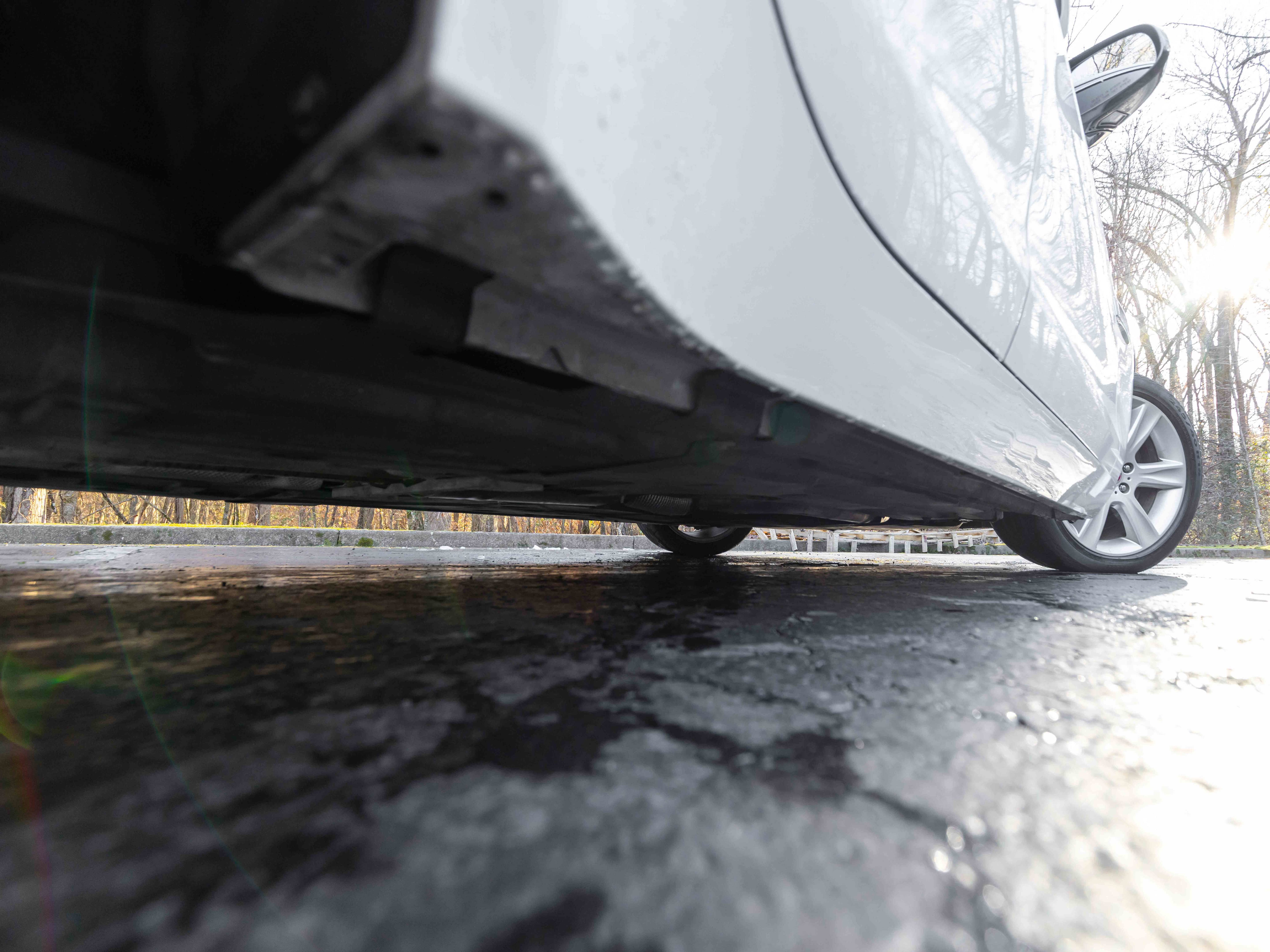 Used 2019 Jaguar XE Premium image 19