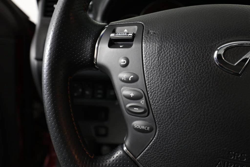 Used 2007 INFINITI M45 Sport w/ Technology Pkg RWD image 32