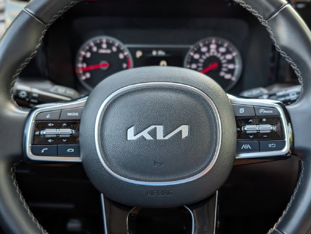 Used 2022 Kia Sorento S w/ Panoramic Sunroof Package AWD/4WD image 26