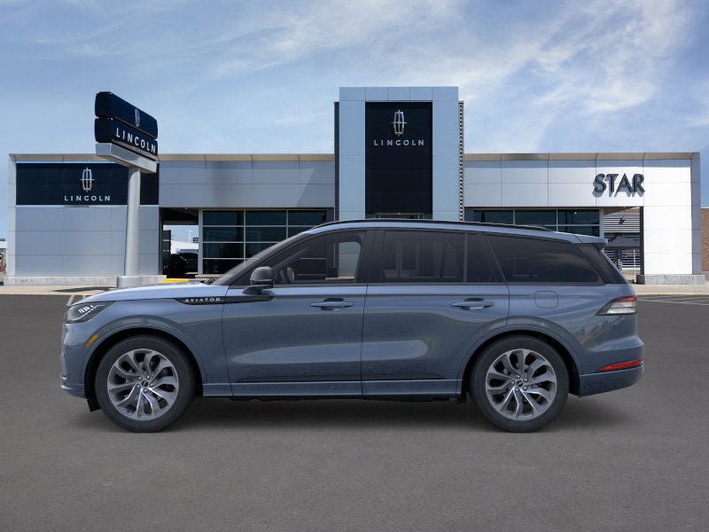 New 2026 Lincoln Aviator AWD w/ Jet Appearance Package image 3