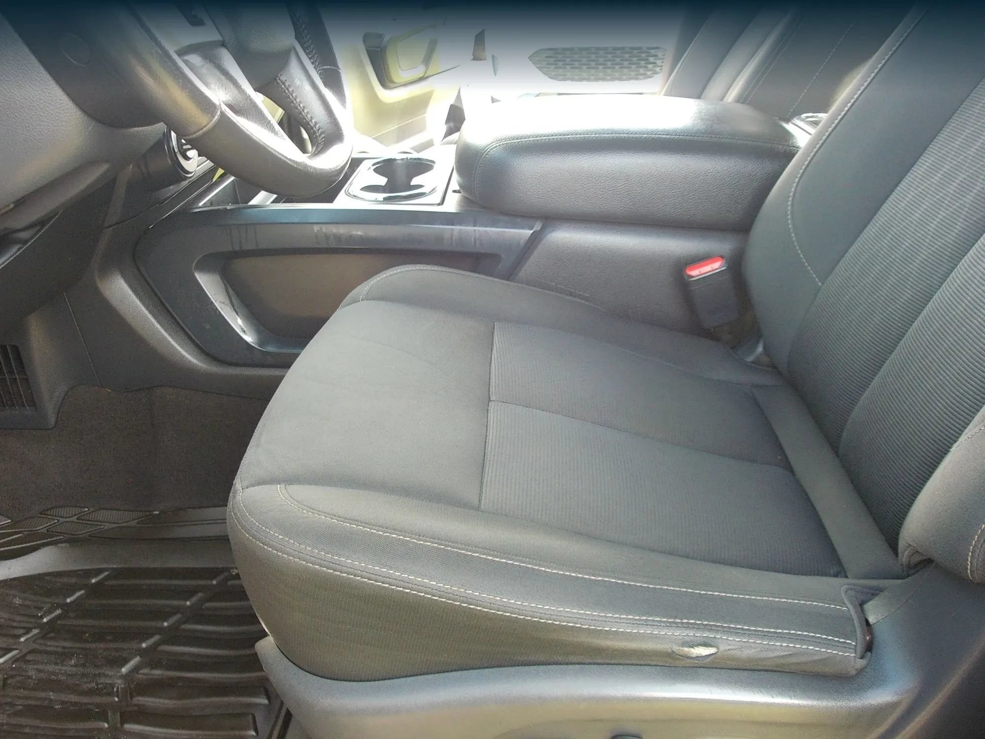 Used 2018 Nissan Titan SV w/ SV Convenience Package AWD/4WD image 12