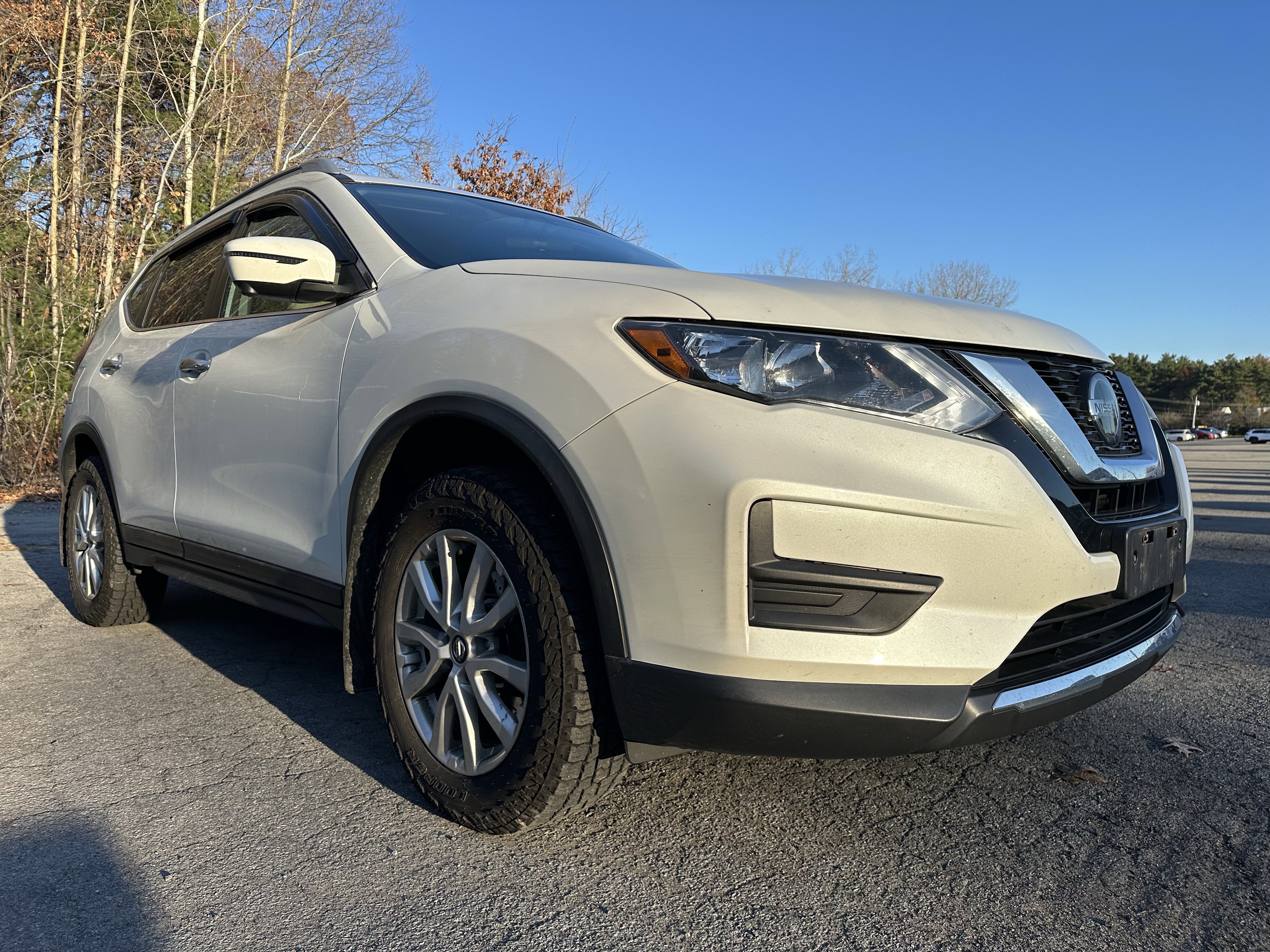 Used 2018 Nissan Rogue SV w/ Premium Package image 10
