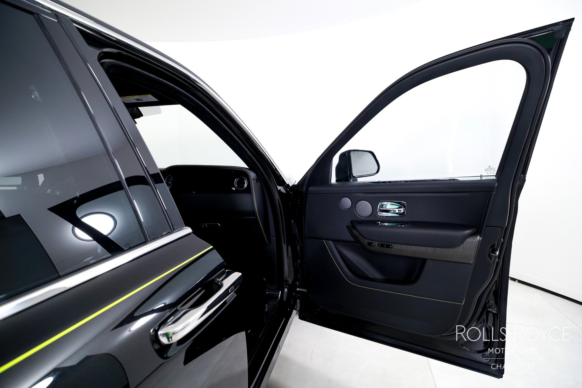 New 2026 Rolls-Royce Cullinan image 33