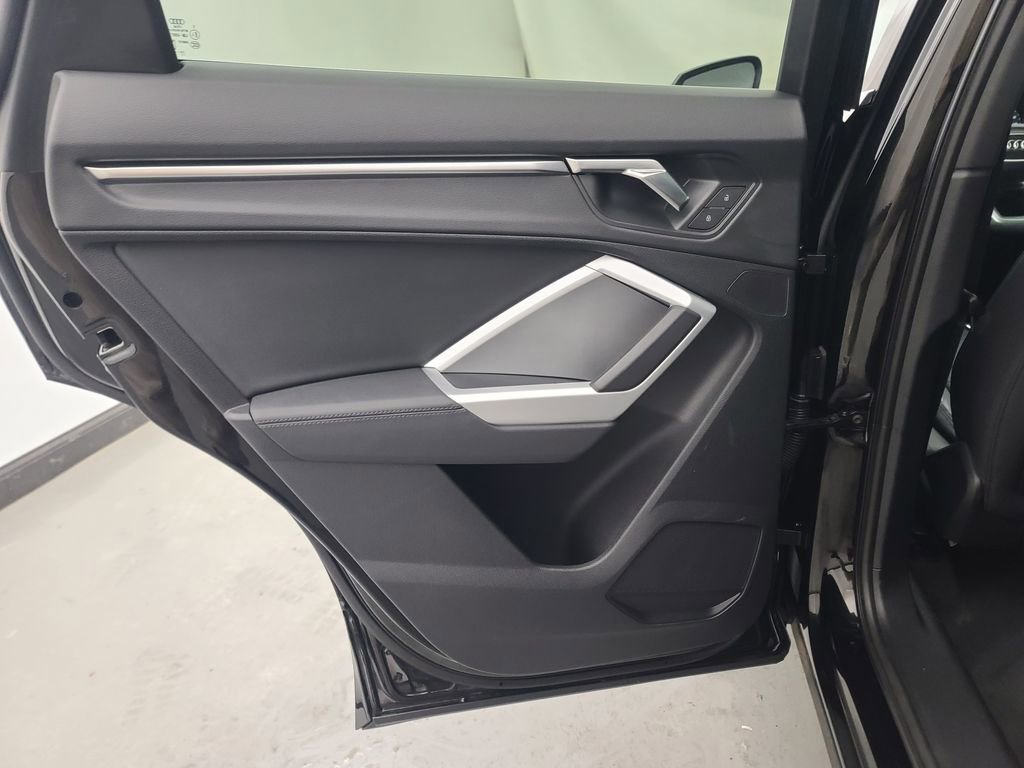 Used 2025 Audi Q3 2.0T Premium image 20