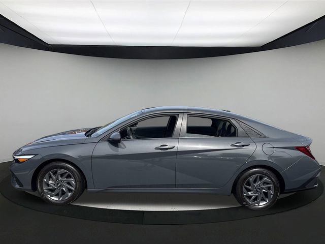 Used 2024 Hyundai Elantra SEL image 9