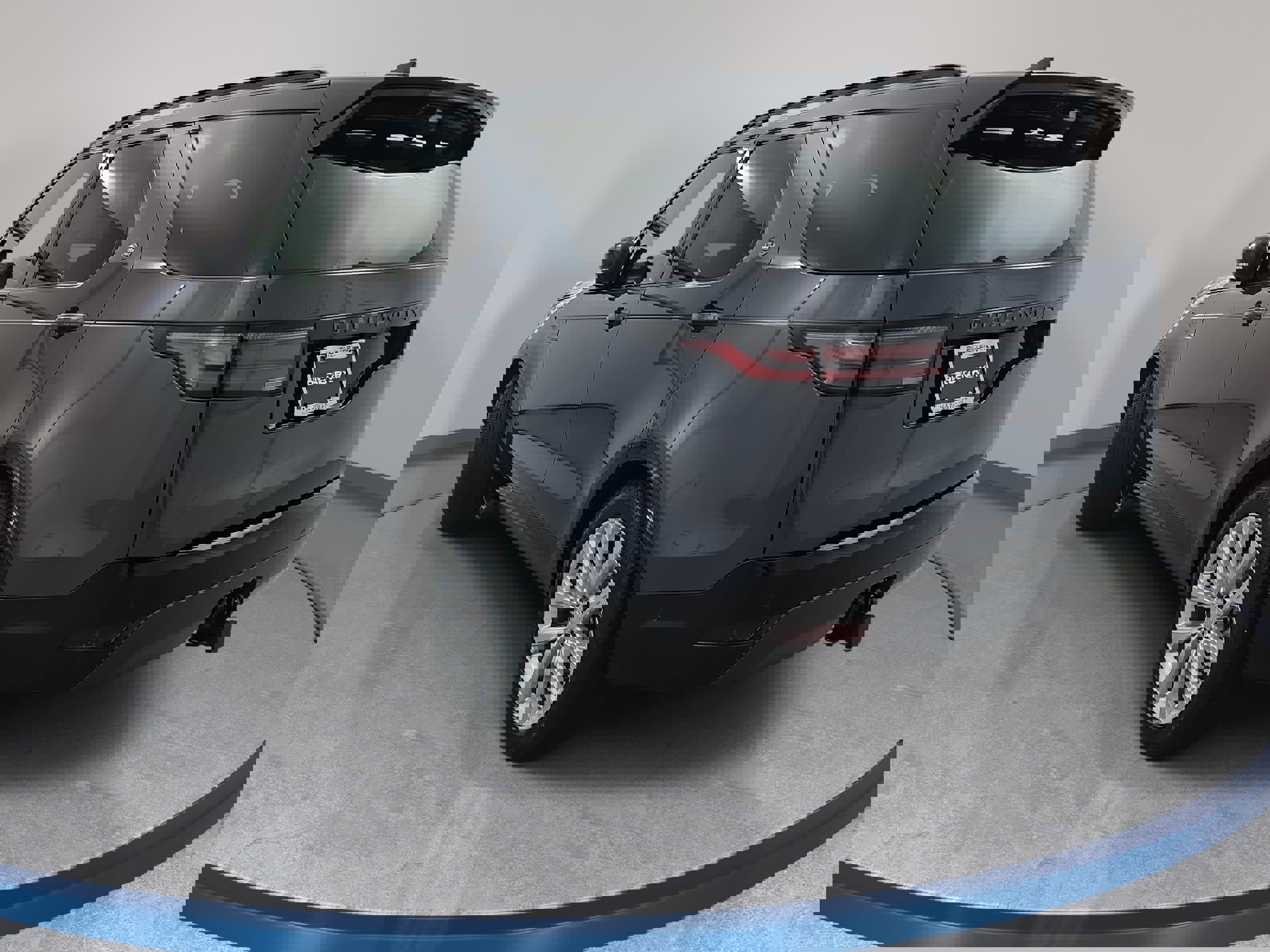 New 2026 Land Rover Discovery Dynamic SE image 7