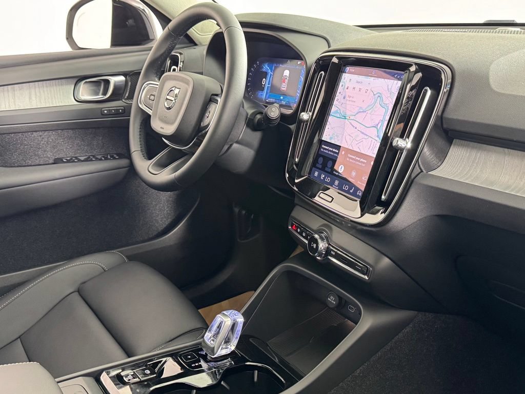 New 2026 Volvo XC40 B5 Ultra w/ Protection Package Premier AWD/4WD image 9