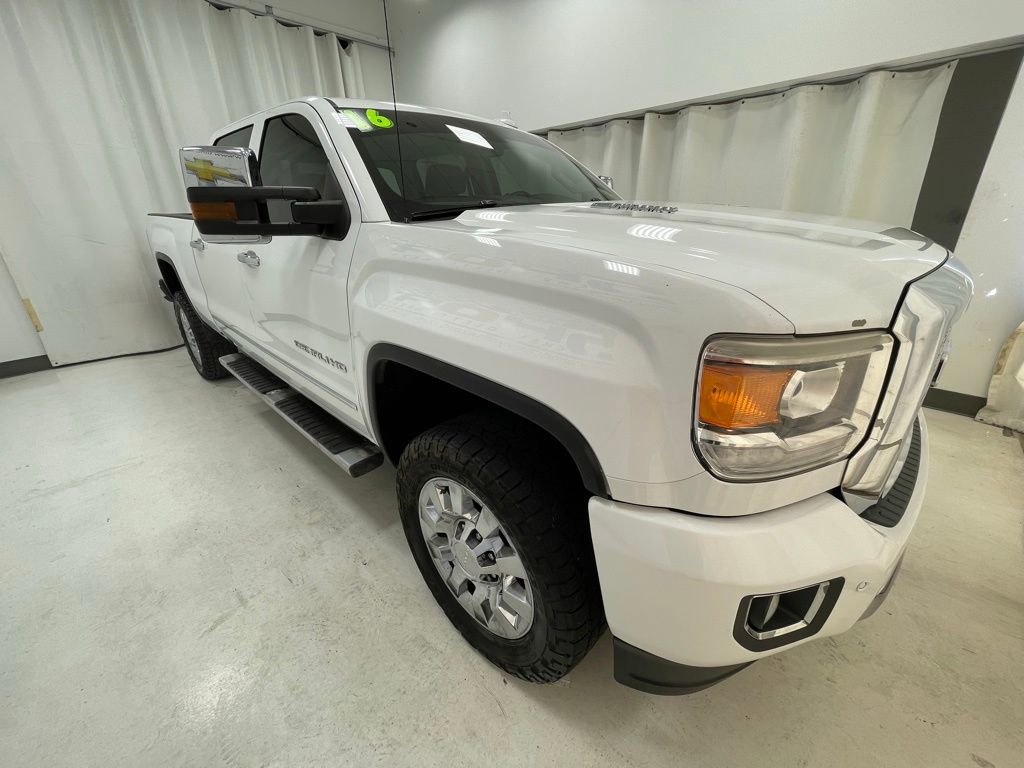 Used 2016 GMC Sierra 2500 Denali w/ Duramax Plus Package AWD/4WD image 3